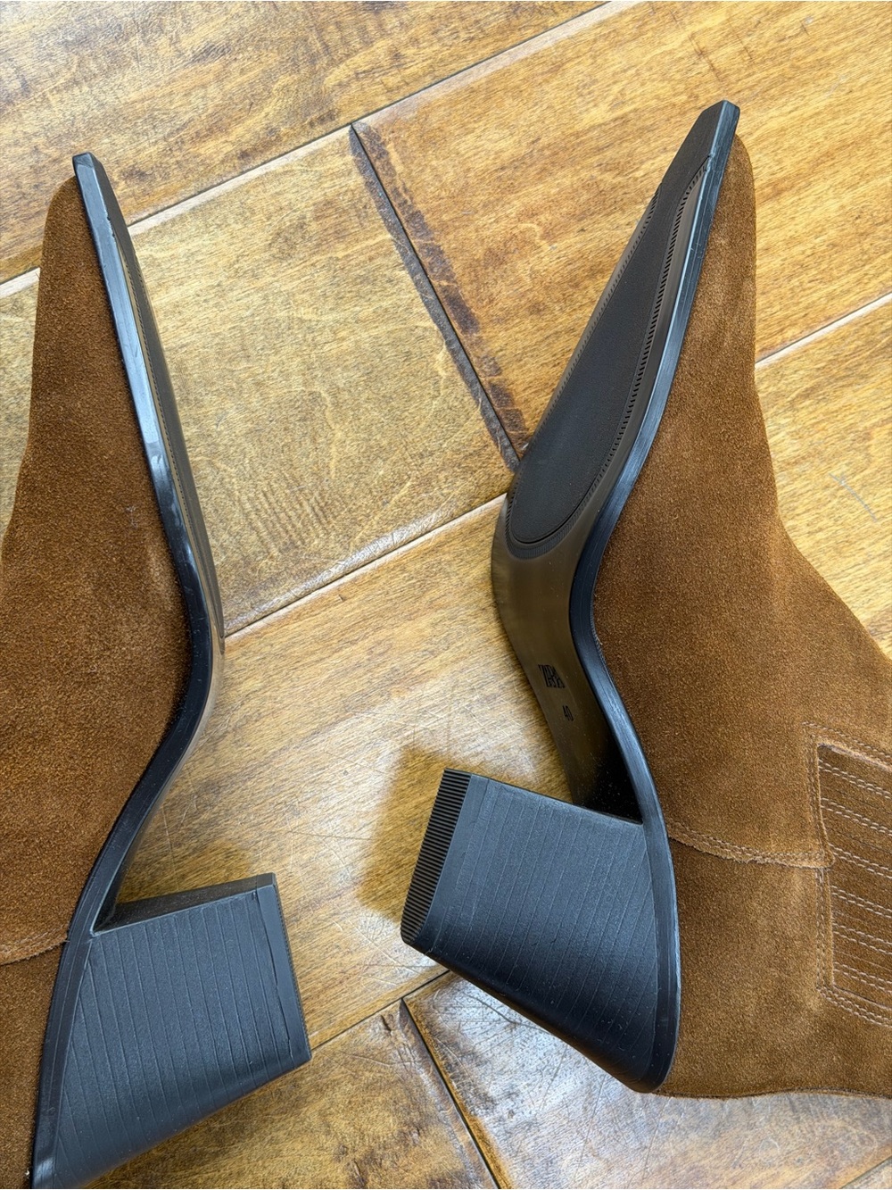 Zara Brown Suede Pointed-Toe Ankle Booties - Picture 10 of 11